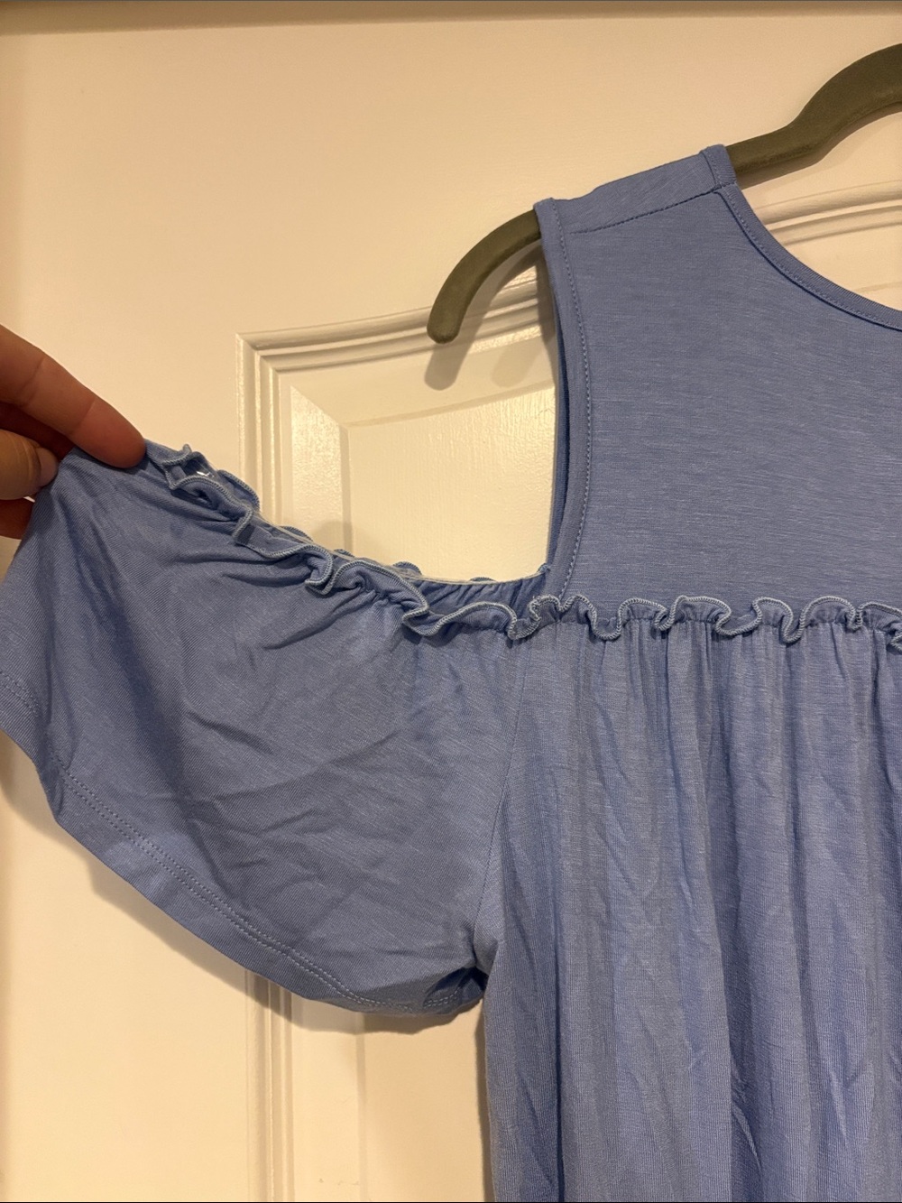 Shop Basic Top - Picture 4 of 4